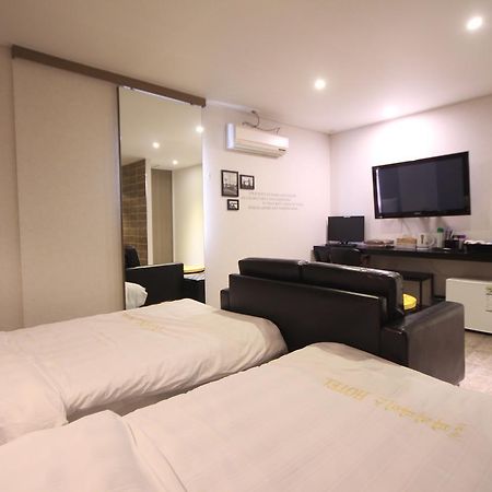 Paradise Hotel Gunsan Esterno foto