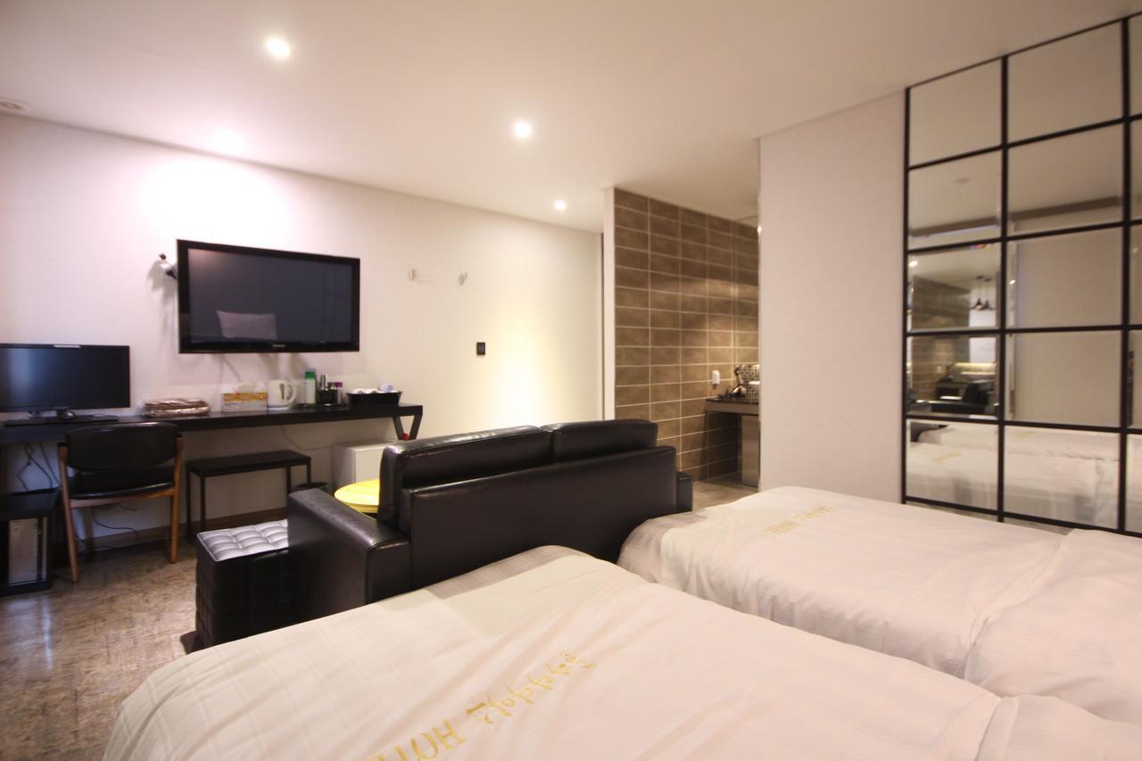 Paradise Hotel Gunsan Esterno foto